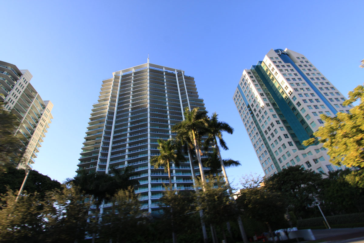 Grovenor House - Miami Beach Luxury Condos