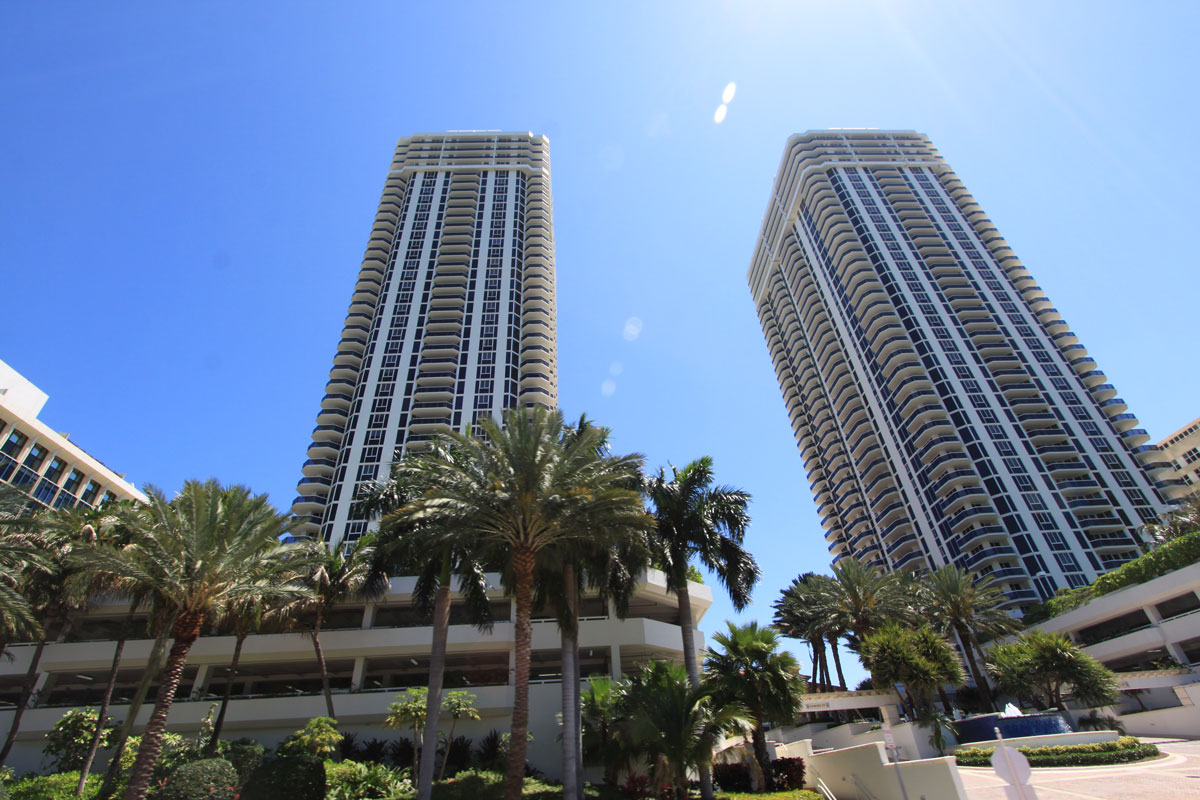 Blue Diamond - Miami Beach Luxury Condos