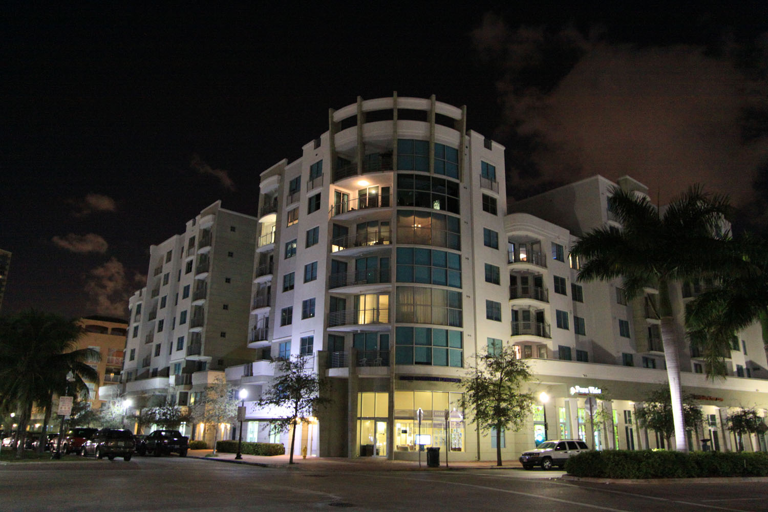 Cosmopolitan - Miami Beach Luxury Condos