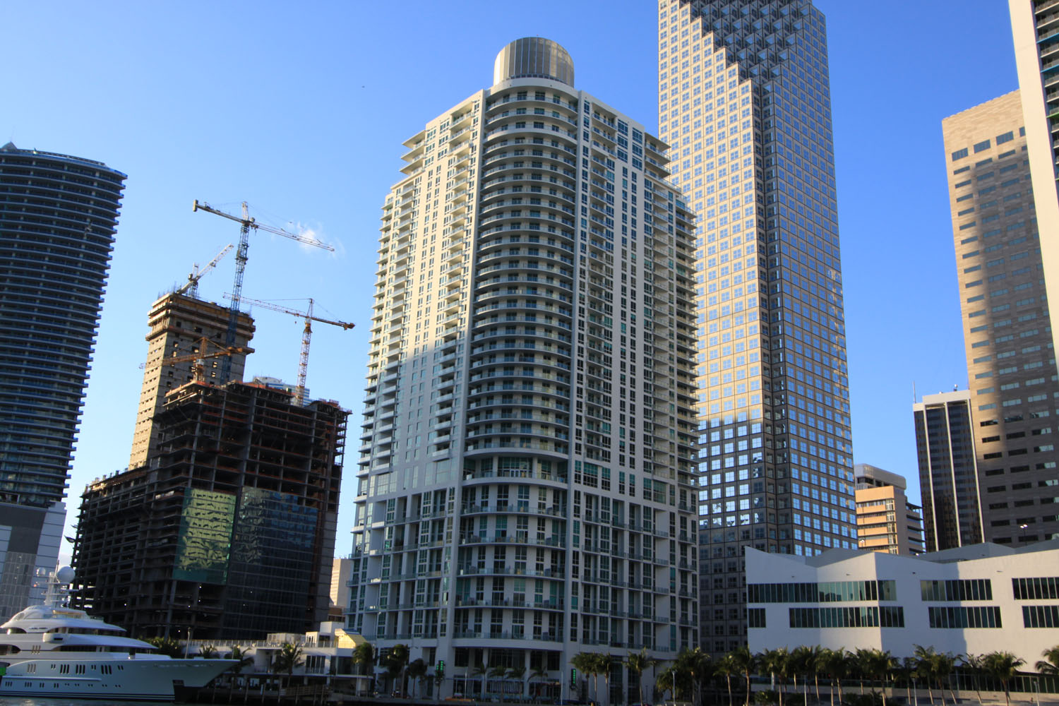 Met 1 - Miami Beach Luxury Condos