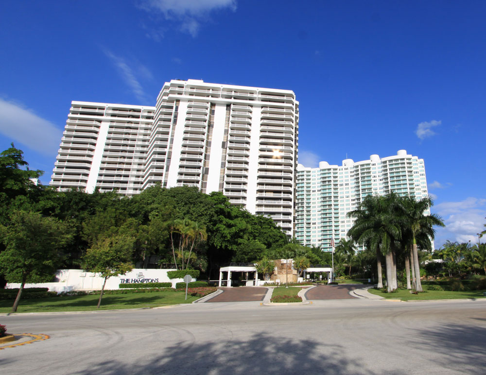 Hamptons South - Miami Beach Luxury Condos