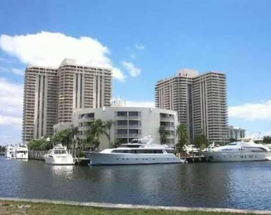 Turnberry Marina - Miami Beach Luxury Condos