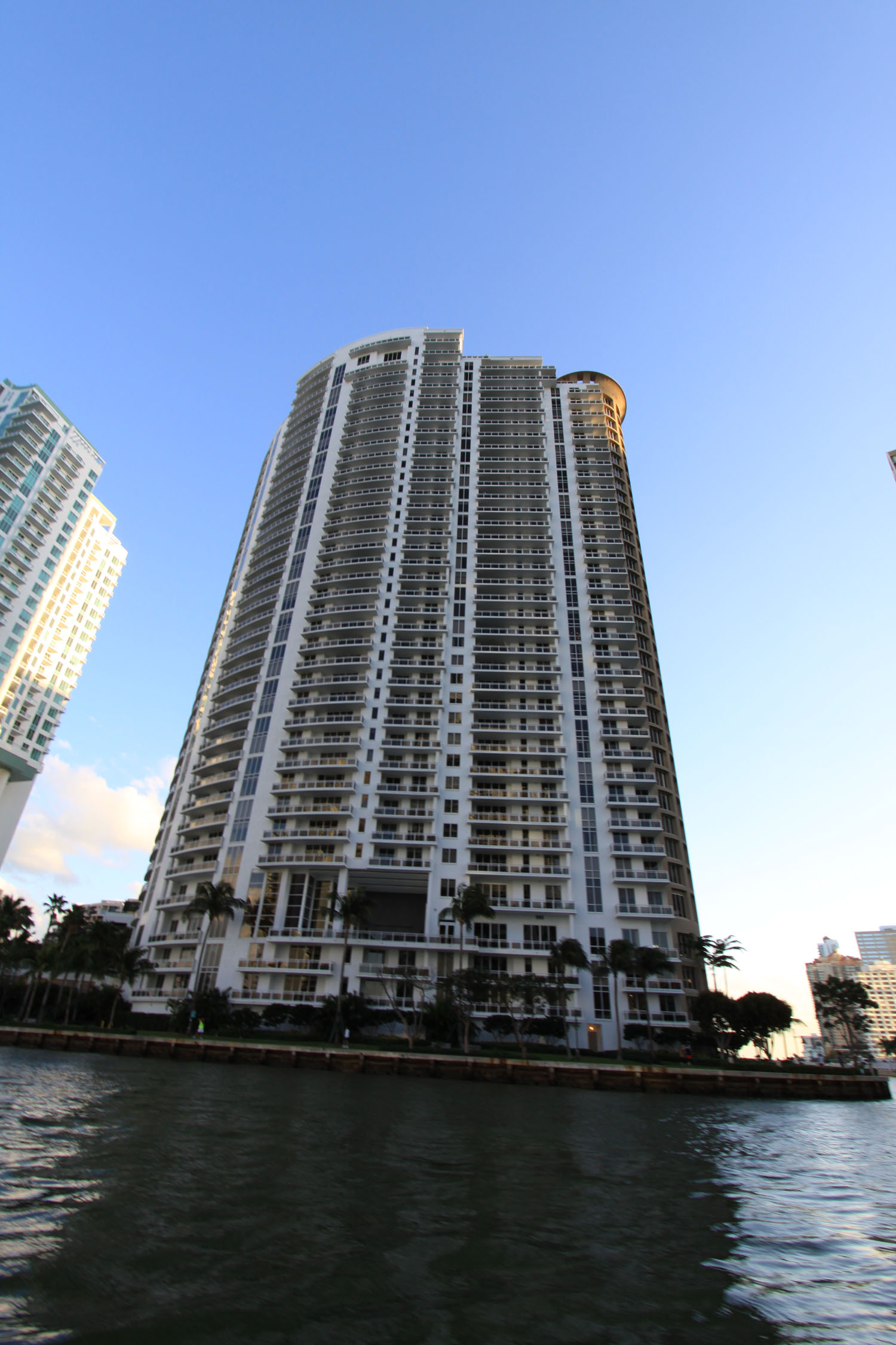 Carbonell - Miami Beach Luxury Condos