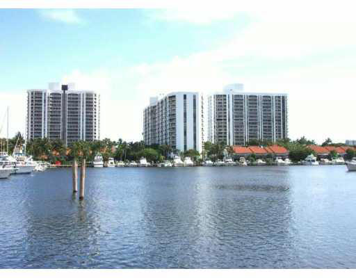 Yacht Club at Aventura - Miami Beach Luxury Condos