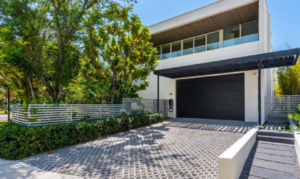Residences by Piero Lissoni - Miami Beach Luxury Condos